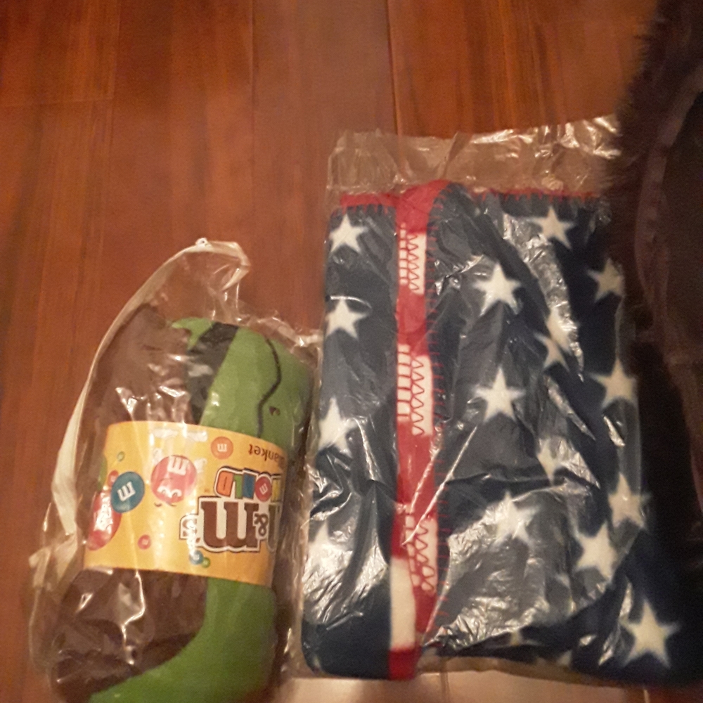 M&M'S Green and Brown Blanket with Star Pattern Throw
